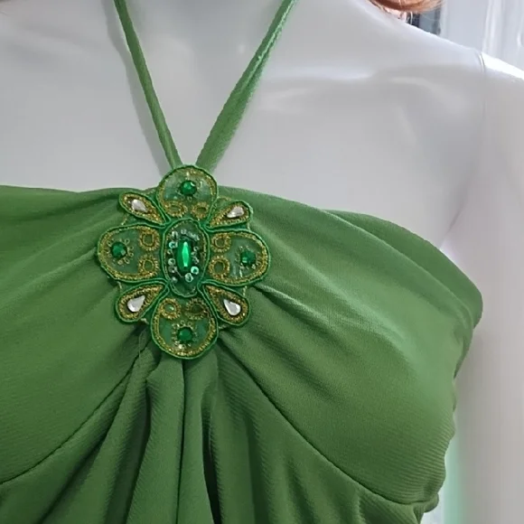 Trixxi Green Asymmetrical Embellished Sleeveless Blouse - Picture 2 of 4